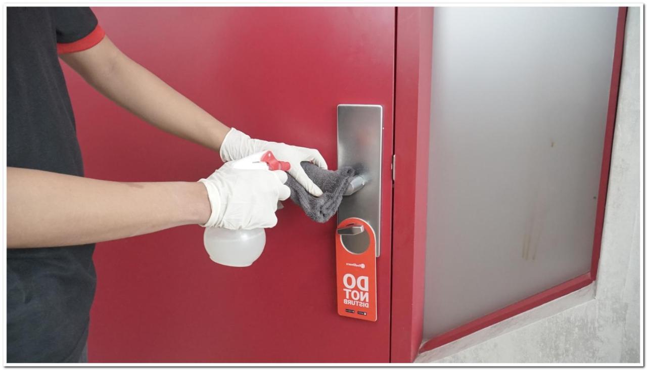 Reddoorz Plus @ Purwosari Surakarta  Luaran gambar