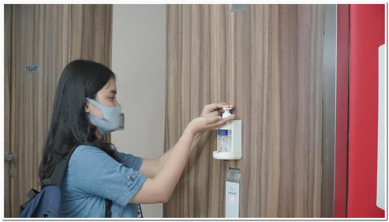 Reddoorz Plus @ Purwosari Surakarta  Luaran gambar