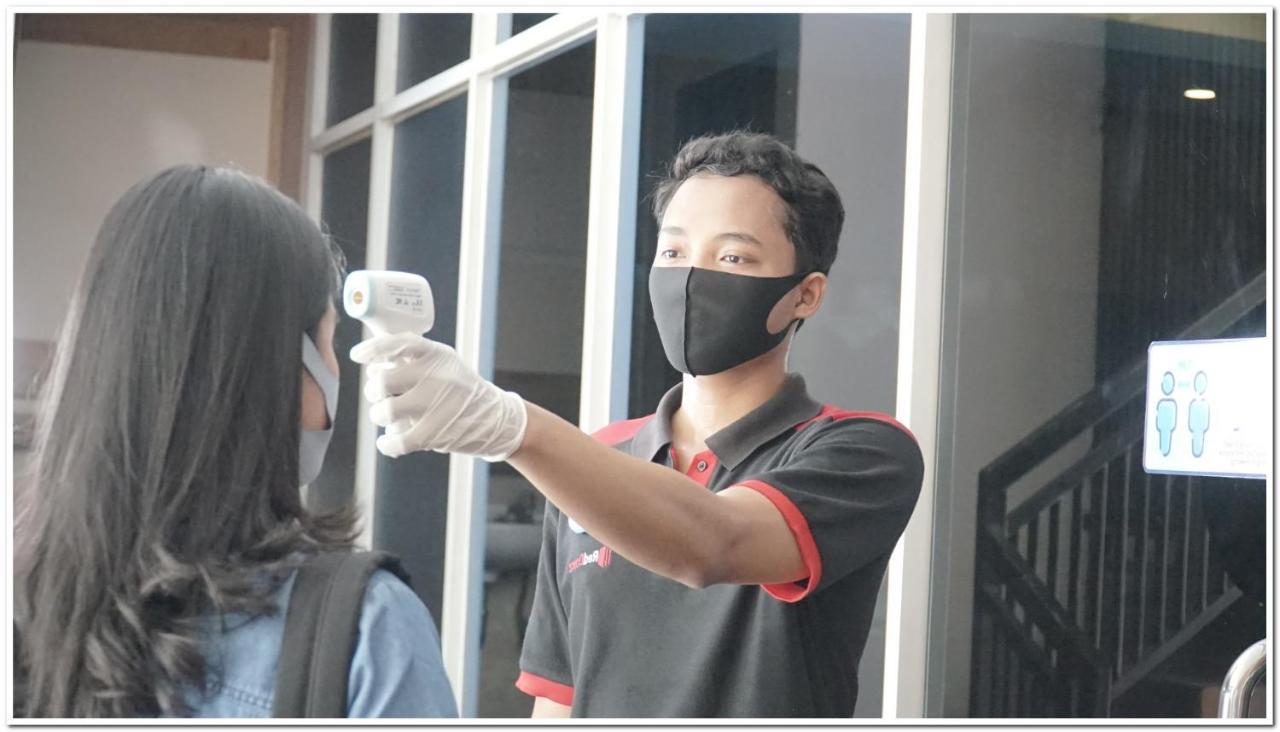 Reddoorz Plus @ Purwosari Surakarta  Luaran gambar