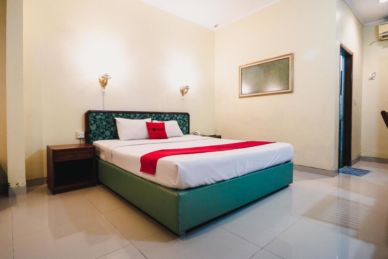 Reddoorz Plus @ Purwosari Surakarta  Luaran gambar