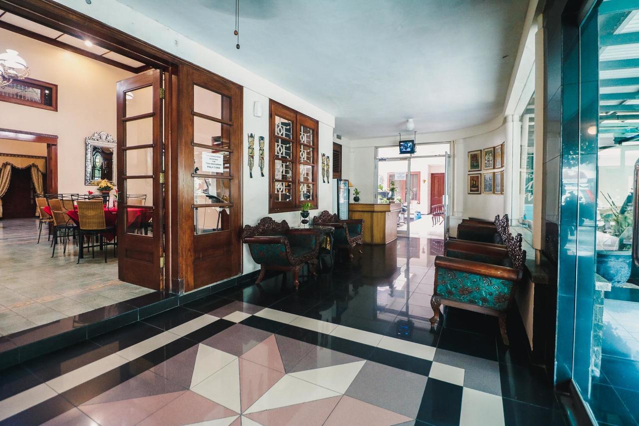 Reddoorz Plus @ Purwosari Surakarta  Luaran gambar