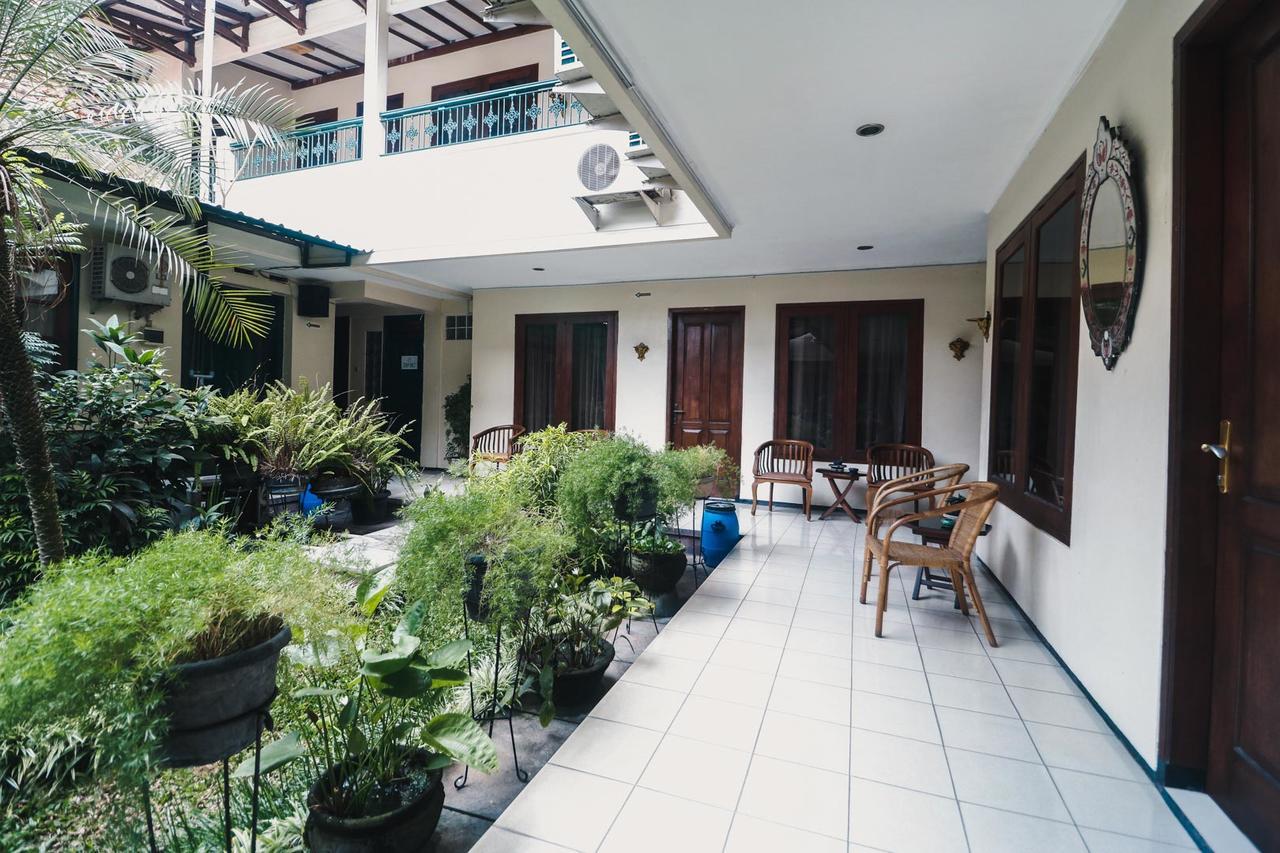 Reddoorz Plus @ Purwosari Surakarta  Luaran gambar